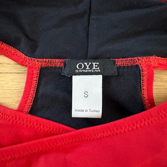 OYE Swimwear Lucette red bikini top size S - Picture 6 of 6